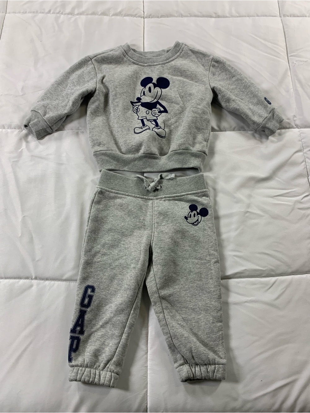 Pre loved GAP track suit unisex size 12-18M